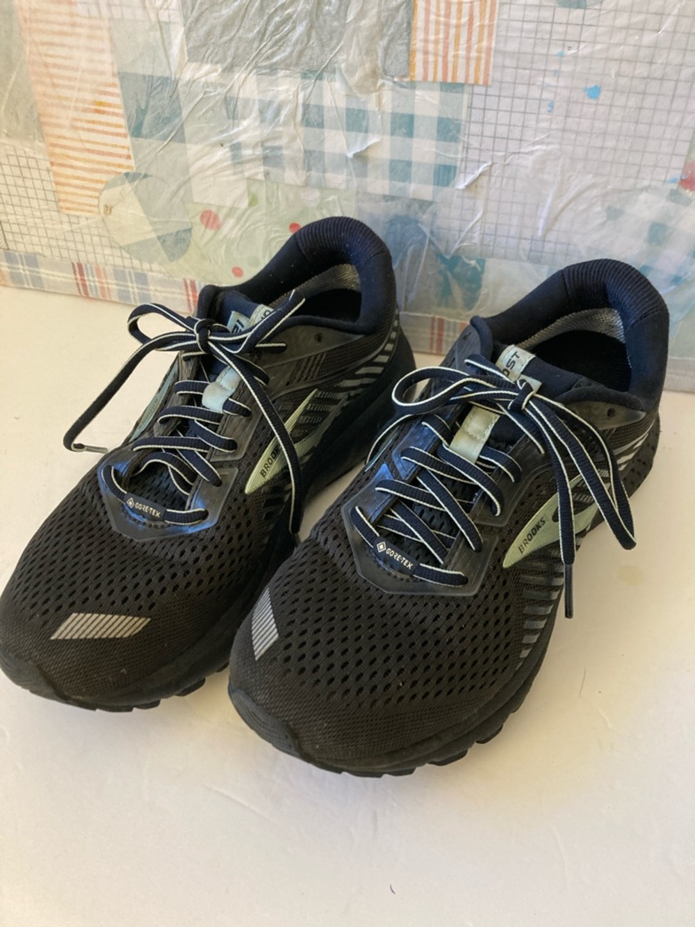 Brooks Ghost 12 Gortex Womens size 8.5 Running Shoes